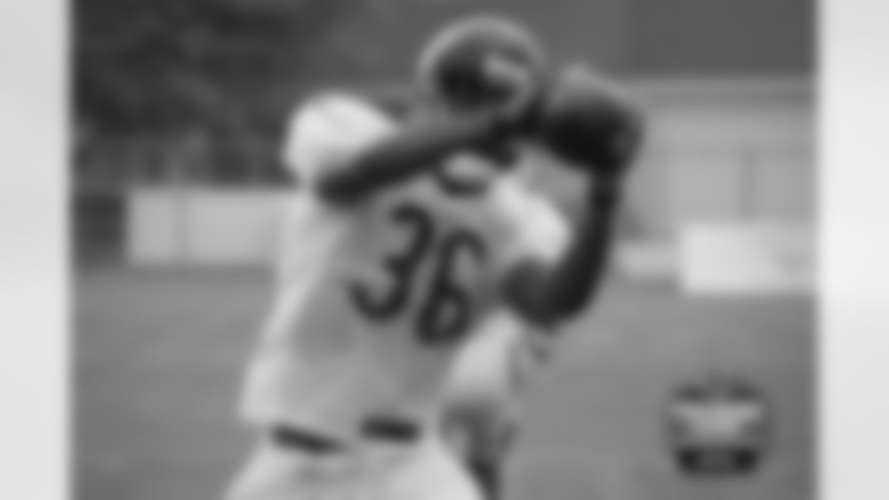 DB DeAndre Houston-Carson