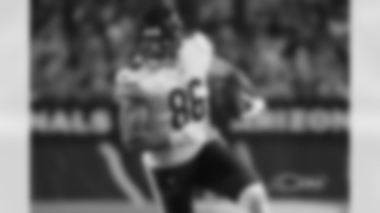 TE Zach Miller