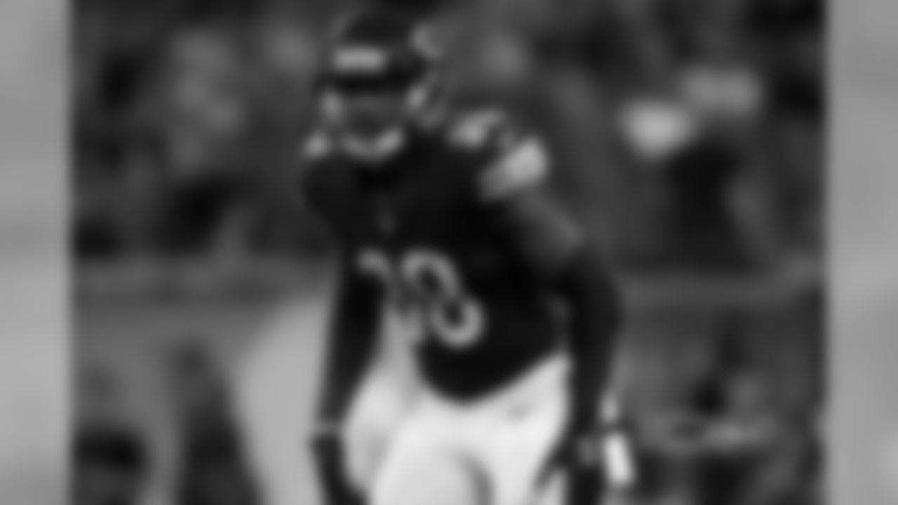 DB Adrian Amos