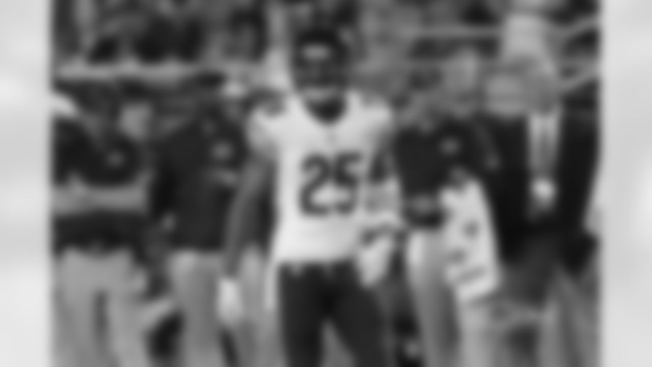 DB Marcus Cooper