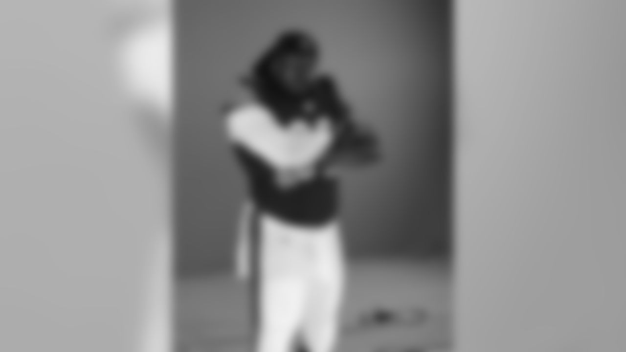 LB Pernell McPhee