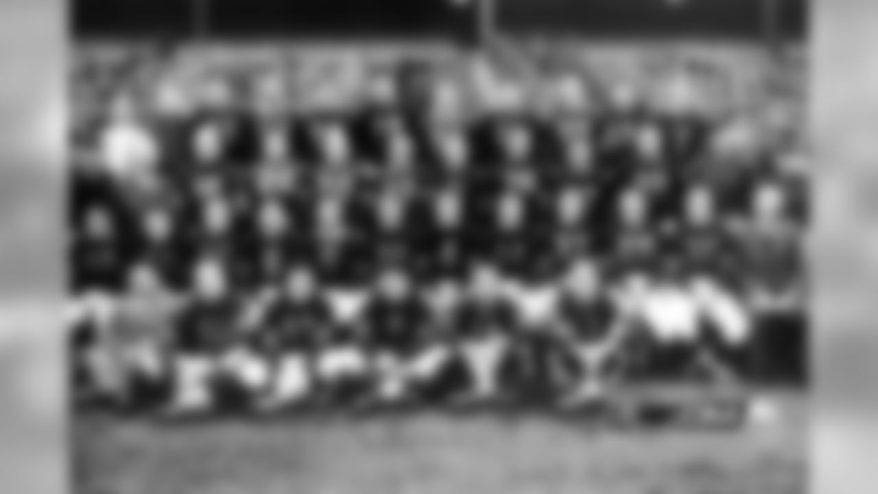 Famiglietti 3. Fordham 4. Mooney 6. Ronzani 7. Sprinkle 8. Gallarneau 14. Zorich 15. Masterson 16. Mucha 17. Gudauskas 19. Perkins 20. Mundee 21. Drulis 23. Berry 25. Hunt 26. Hoptowit 29. Burgeis 30. Wilson 32. Grygo 33. McAfee 36. Morton 37. Jones 37. Mitchell 42. Luckman 44. Margarita 46. Babartsky 48. Vodicka 51. Kavanaugh 66. Schiechl 99. Daniell Hunk Anderson - Co-Head Coach, Luke Johnsos - Co-Head Coach