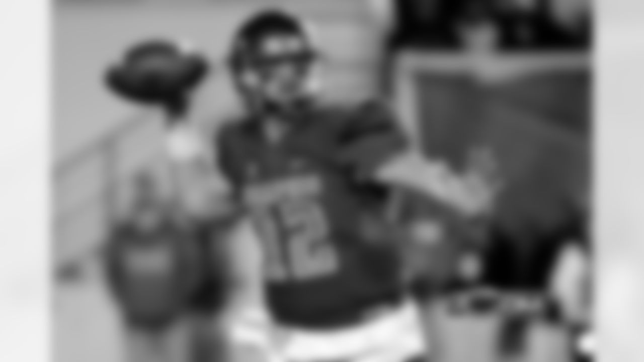 Memphis QB Paxton Lynch (1)