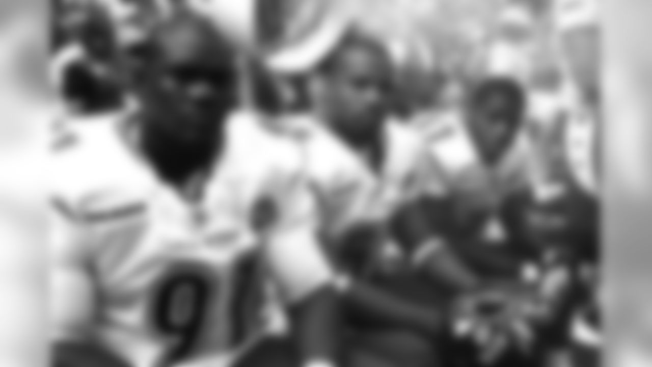 DT Tommie Haris, LB Lance Briggs, CB Nathan Vasher
(Photo from 2006 Pro Bowl)