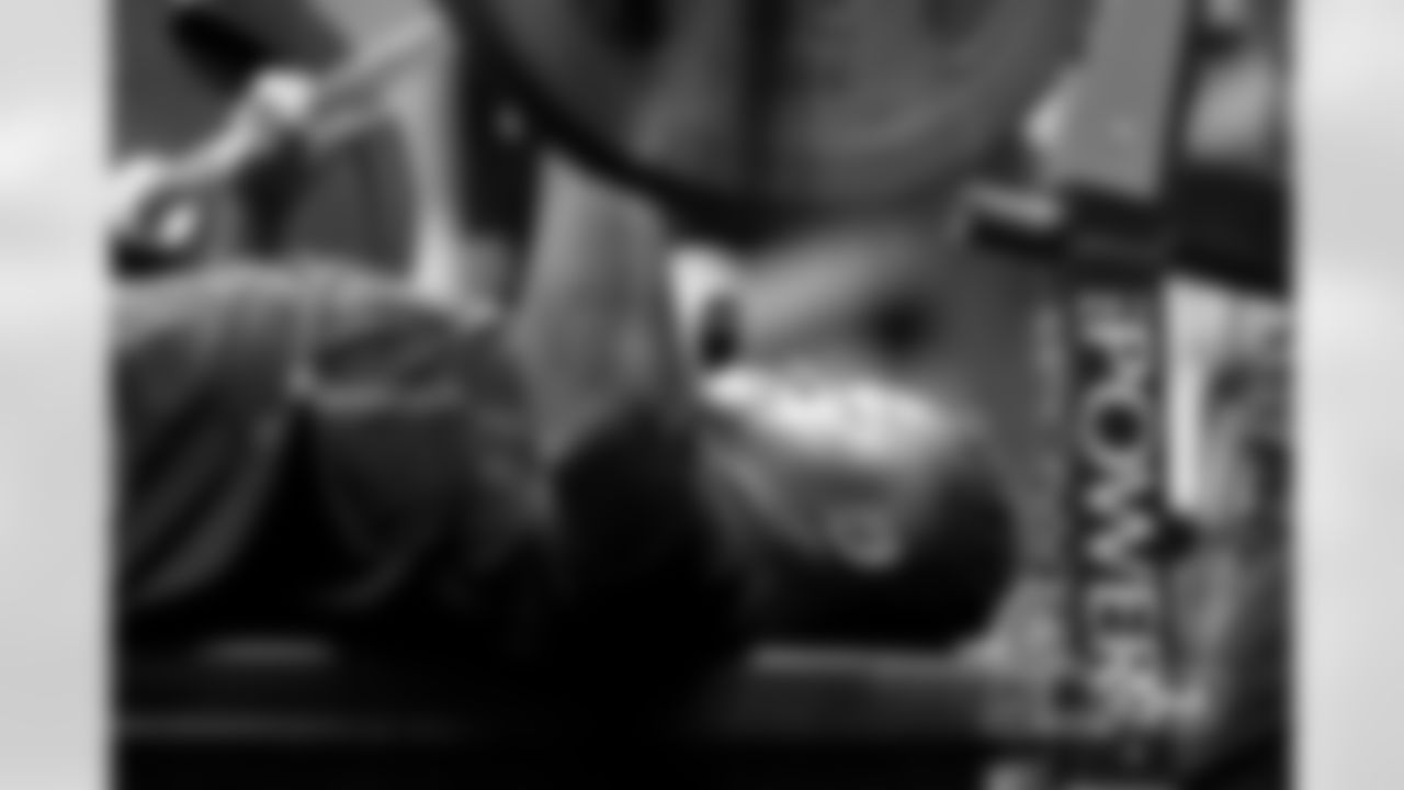 Tennessee running back John Kelly is tested in the bench press.
Photo credit Gregory Payan/AP Photo