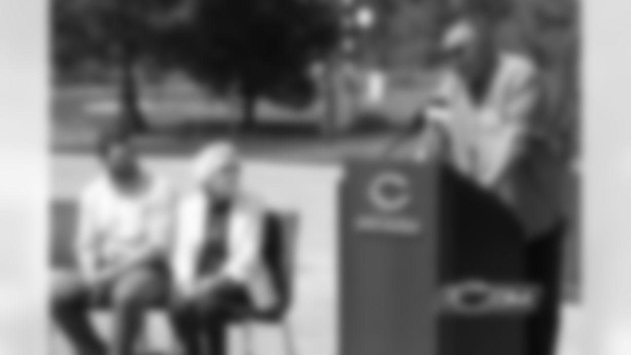 Legendary Bears LB Dick Butkus speaks at the unveiling ceremony.