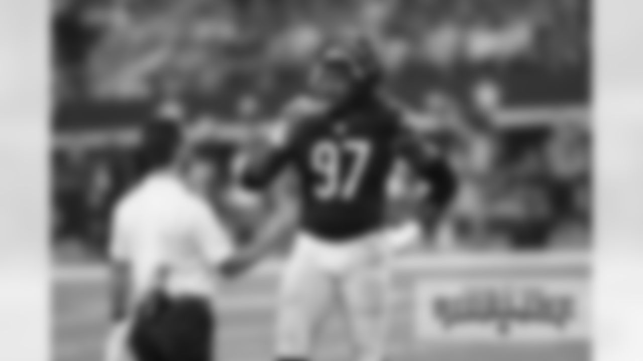 LB Willie Young