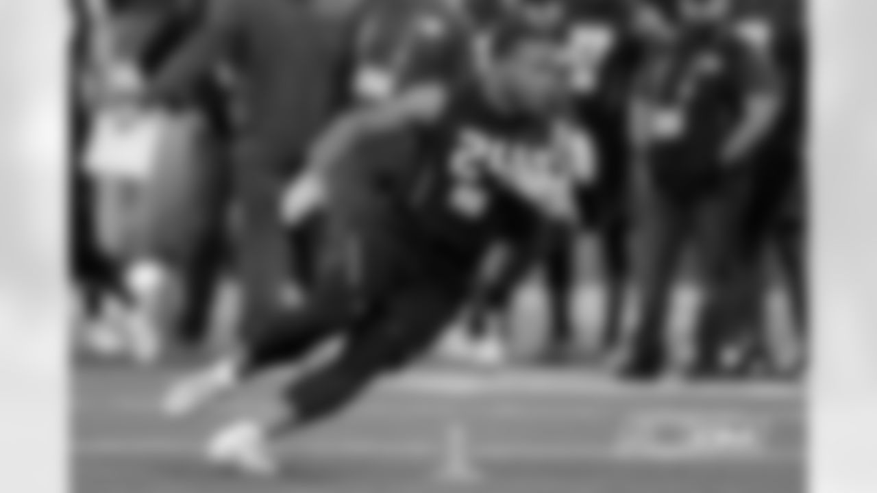 Arizona State running back Demario Richard runs a drill.
Photo credit: Michael Conroy/AP Photo