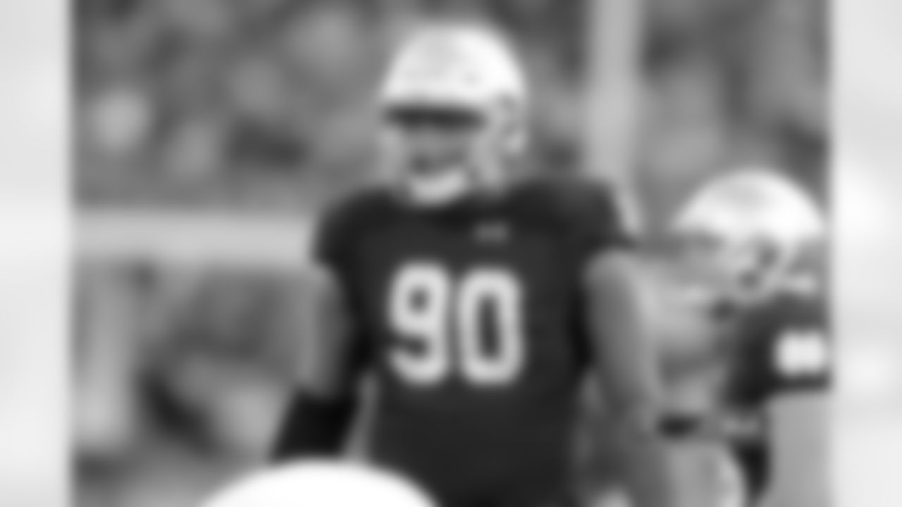 90 Isaac Rochell, DE, 6-4, 290 lbs, Notre Dame, IND
