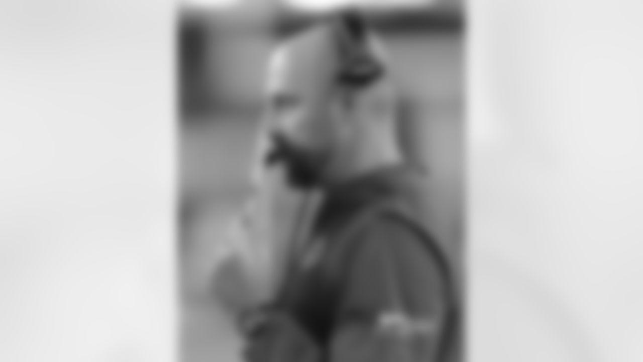 Nagy calls a play from the sideline during a 2017 game against the Patriots.