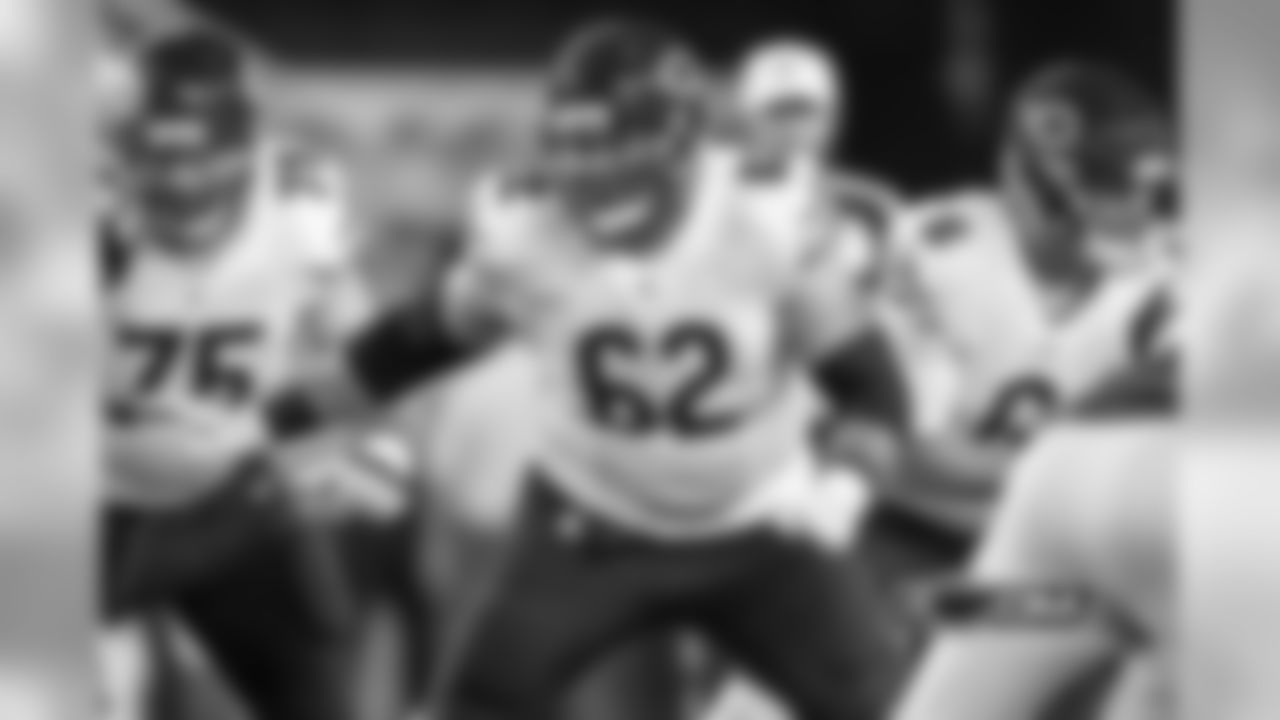OL Ted Larsen