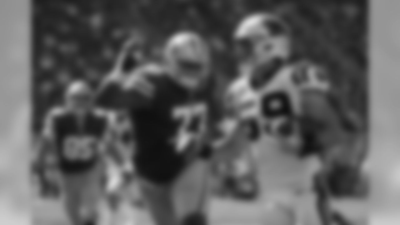 LB Luke Kuechly