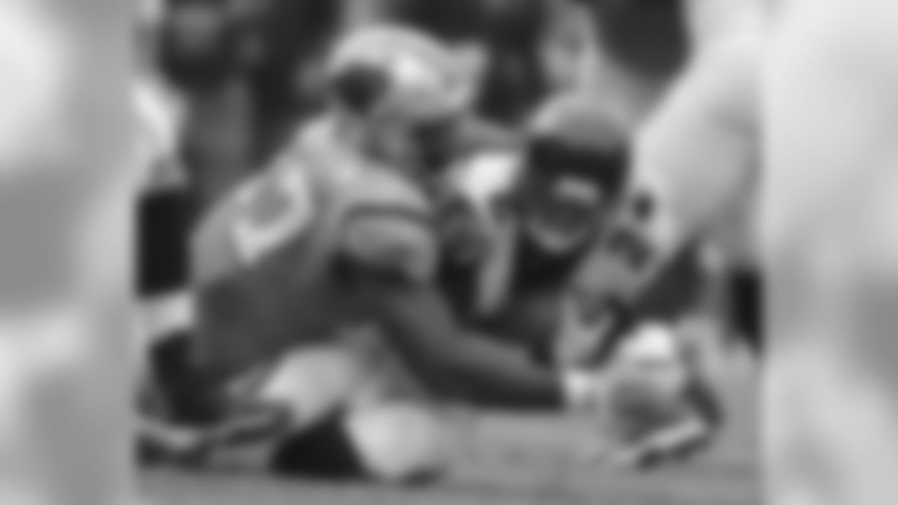 DE Mario Addison