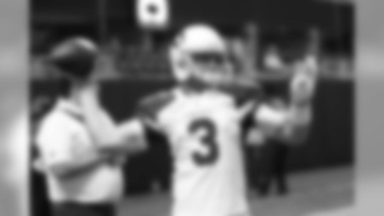 QB Carson Palmer before the game
