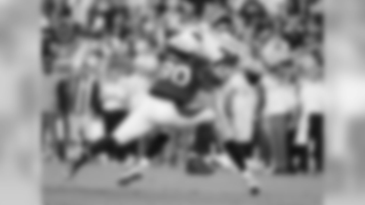 DT Darnell Dockett registers a sack on Steelers QB Ben Roethlisberger