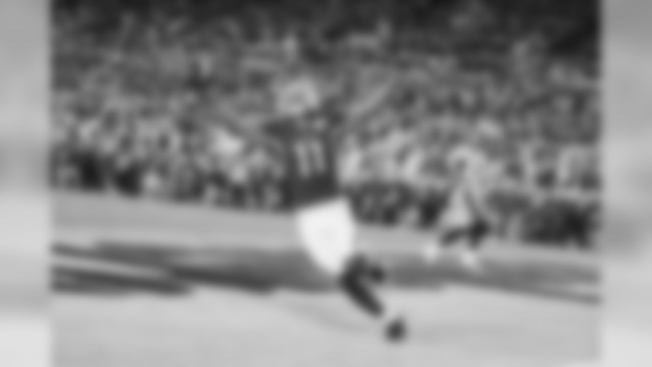 WR Larry Fitzgerald is overjoyed at scoring the go-ahead touchdown