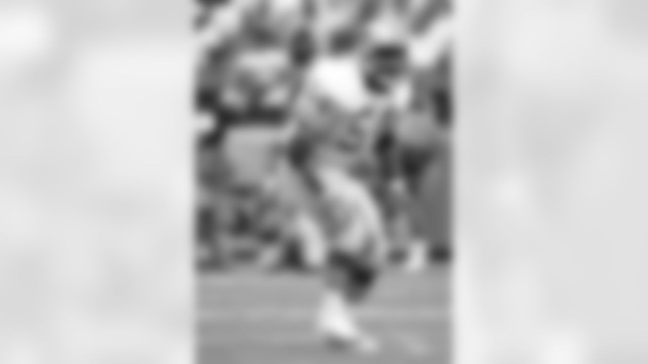 1988: Lions select Ohio State ILB Chris Spielman