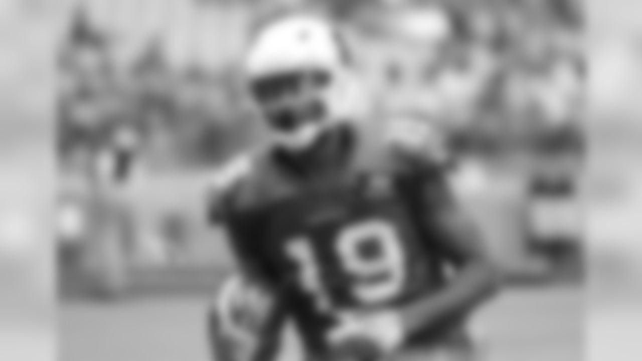 WR Carlton Agudosi