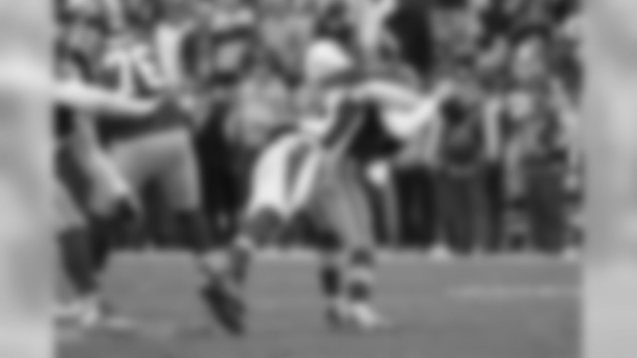 LB Chandler Jones gets a sack