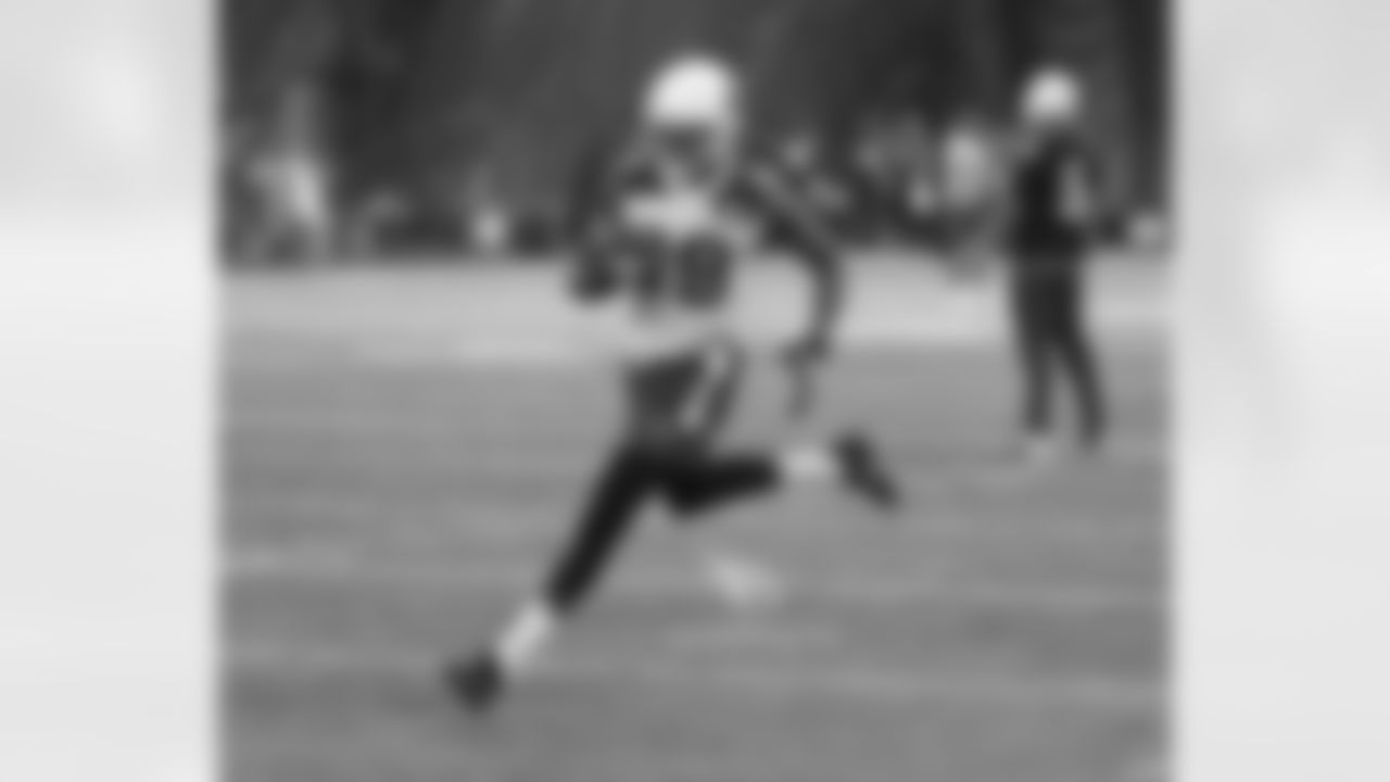 WR Carlton Agudosi