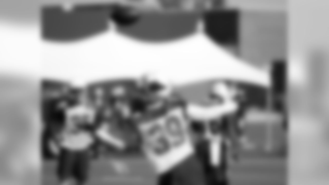 CB Shaun Prater attempts to locate the ball