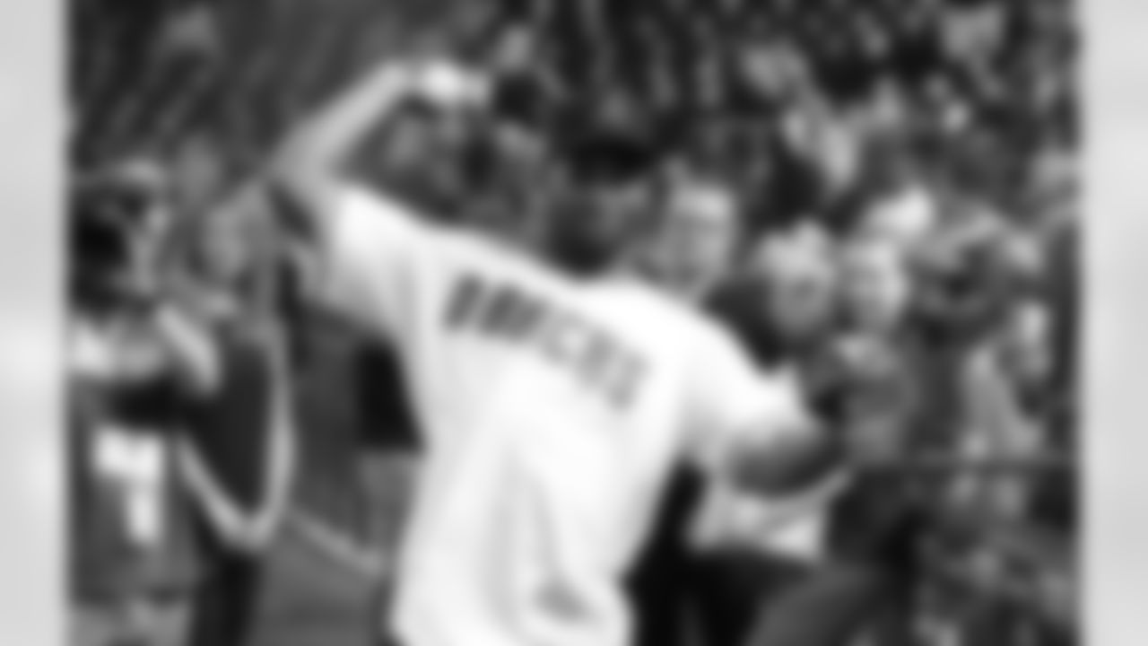 Reddick throws
