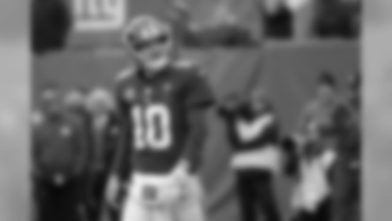 QB Eli Manning