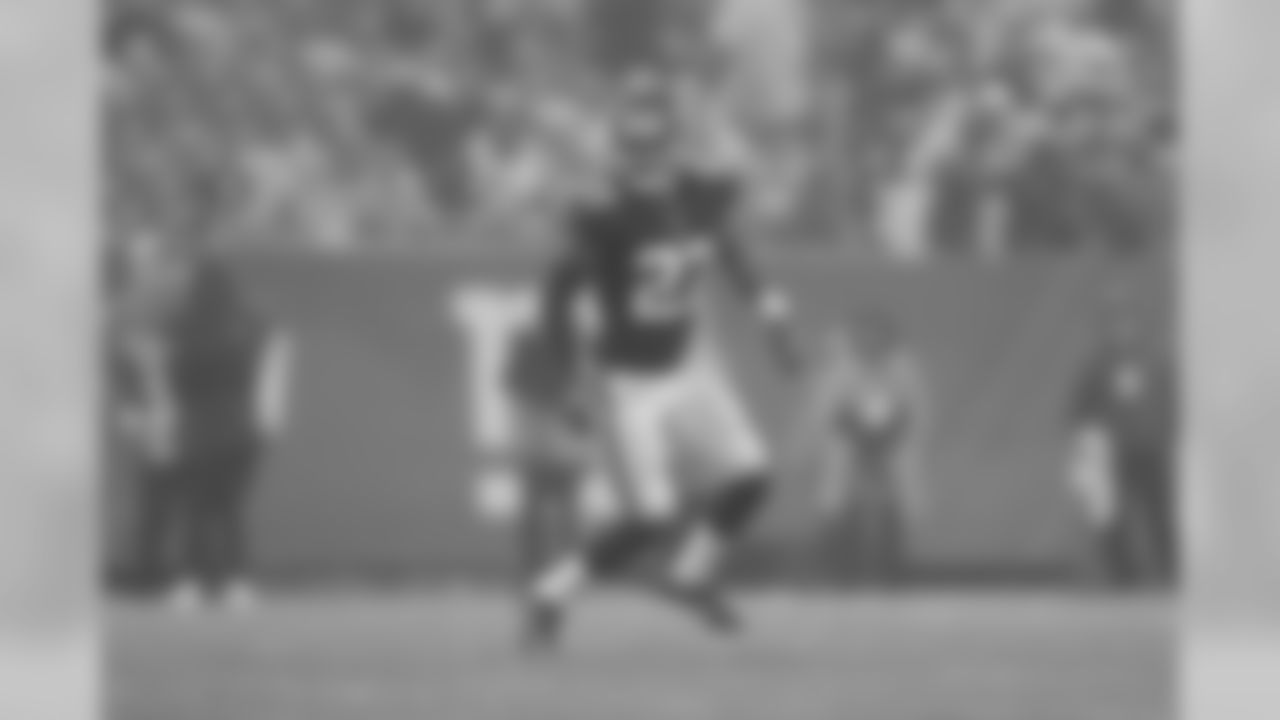 S Darian Thompson