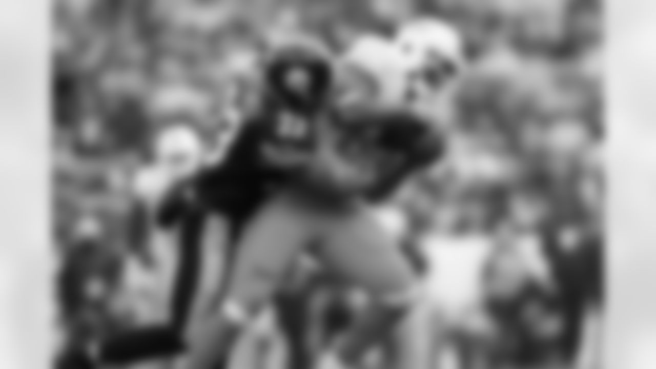 Dion Sims