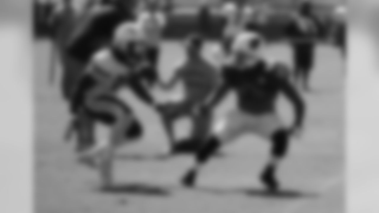 $LB Deone Bucannon covers RB Melvin Gordon