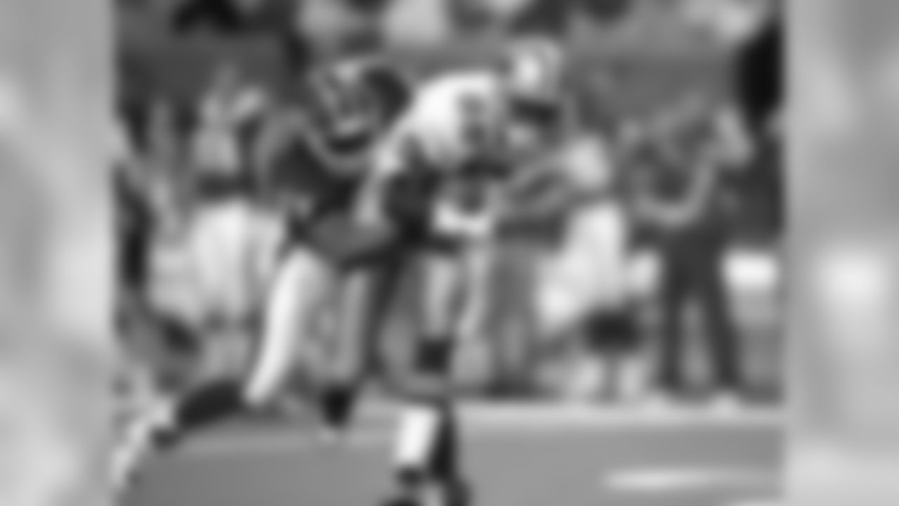 1987: Bills select Wisconsin CB Nate Odomes