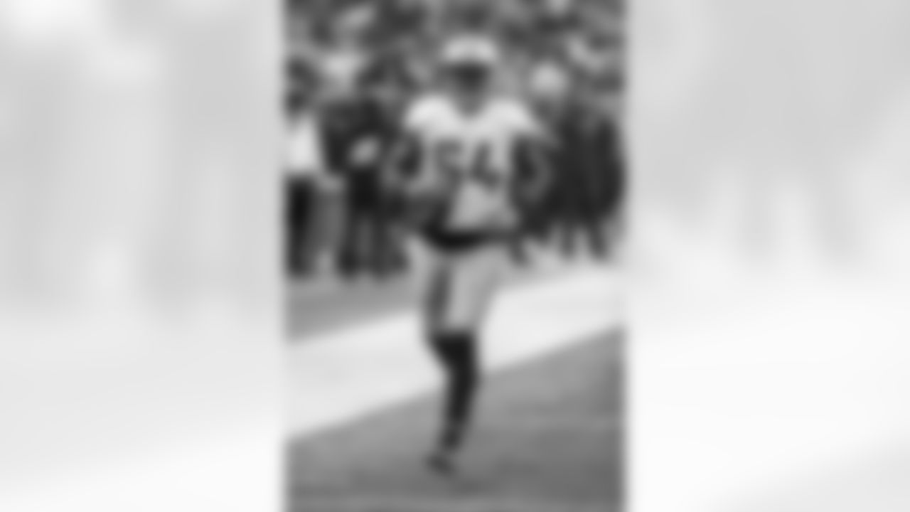 ILB Avery Williamson