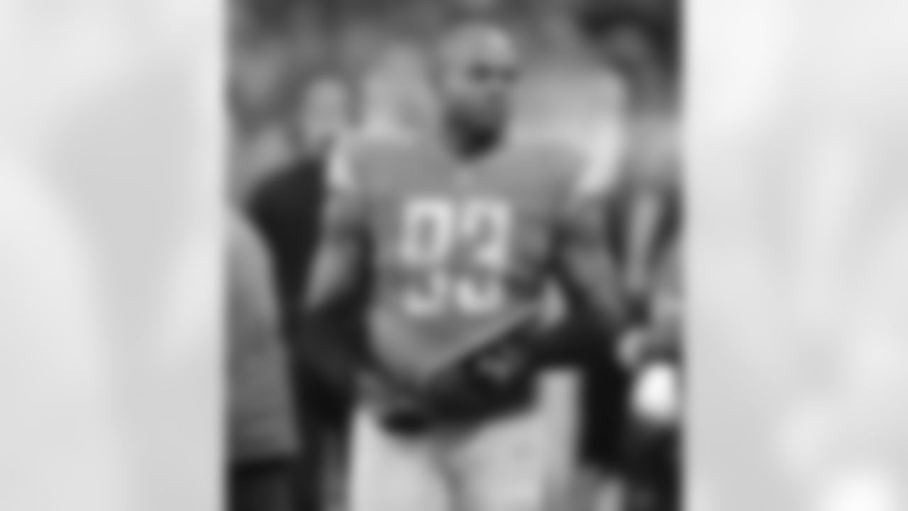 OLB Dwight Freeney