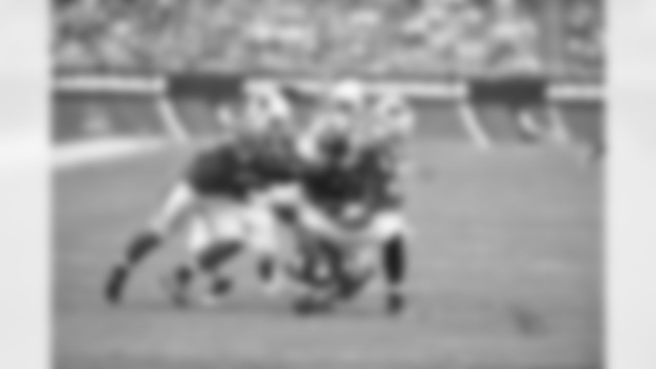 Gang-tackling against the Saints