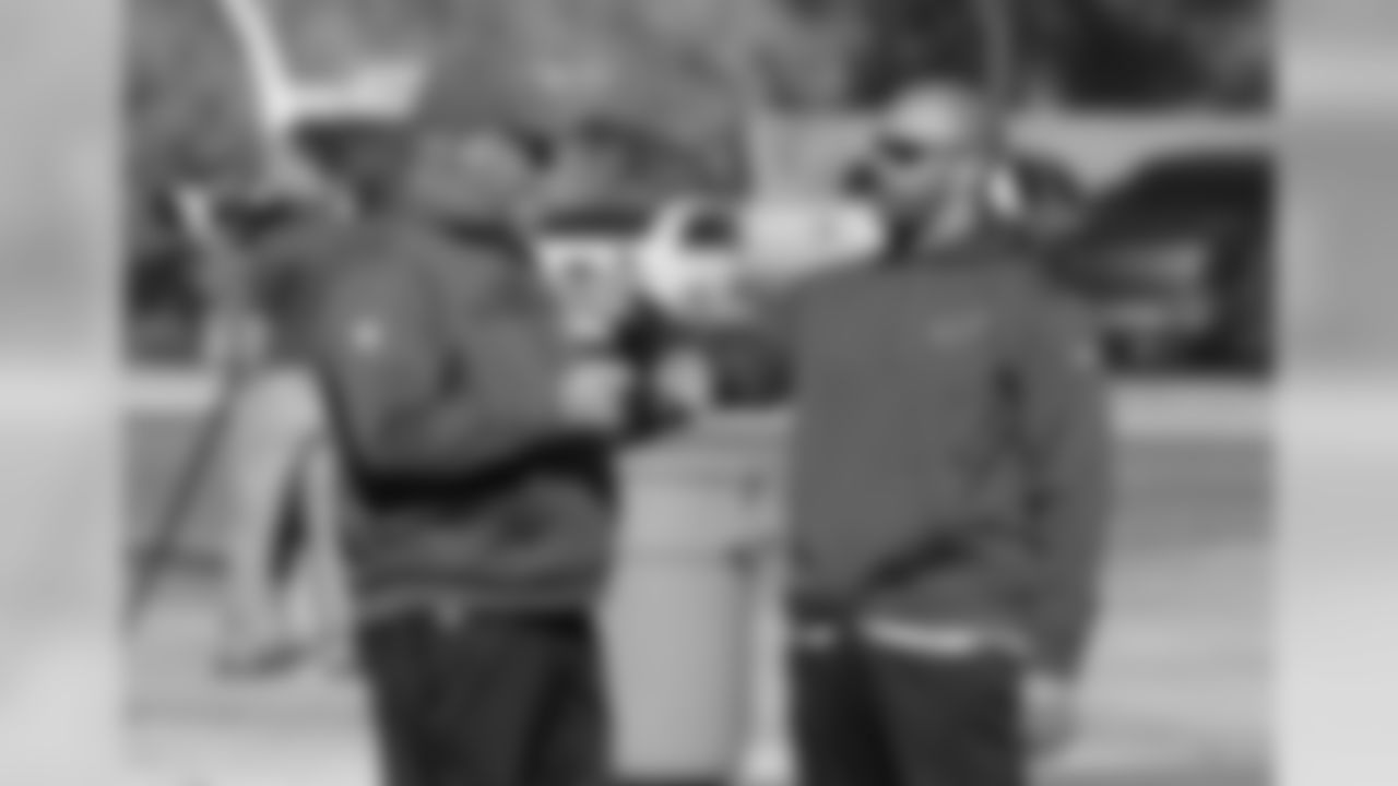 Coach Bruce Arians (left) with ILB coach Larry Foote