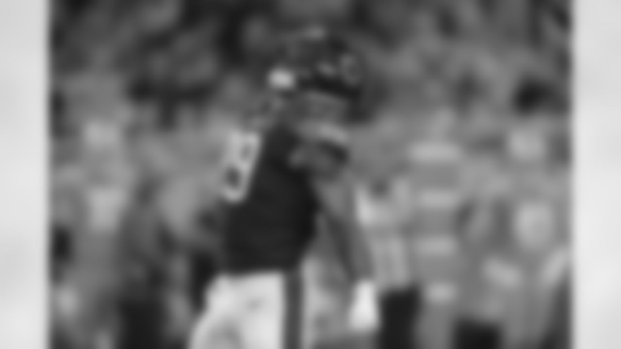 OLB LaMarr Houston