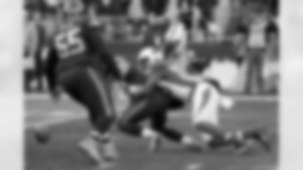 LB Chandler Jones forces a fumble