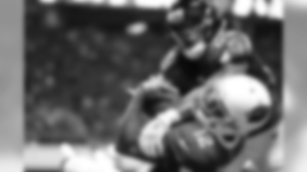 WR John Brown holds on to the ball for an incredible catch