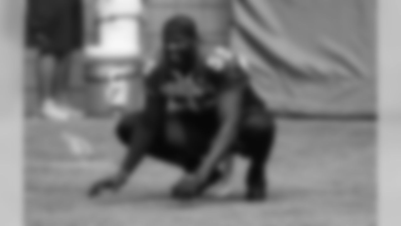 LB Chandler Jones