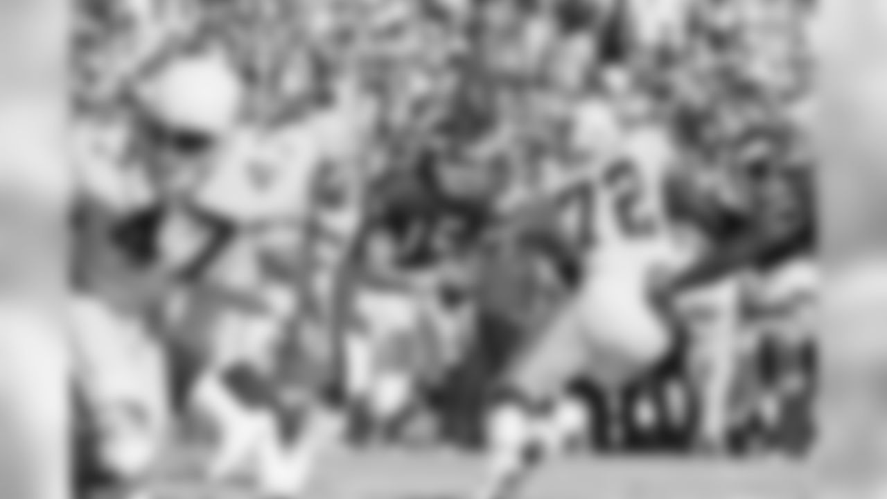 Giants QB Jeff Hostetler with the ball in 1989
