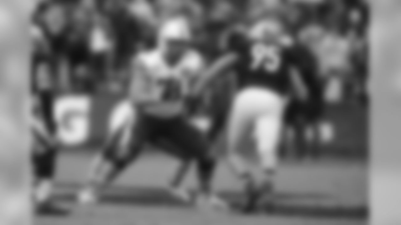 Nebraska T Alex Lewis: Projected sixth-rounder
