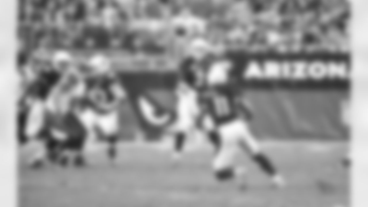 WR Larry Fitzgerald waits on a pass