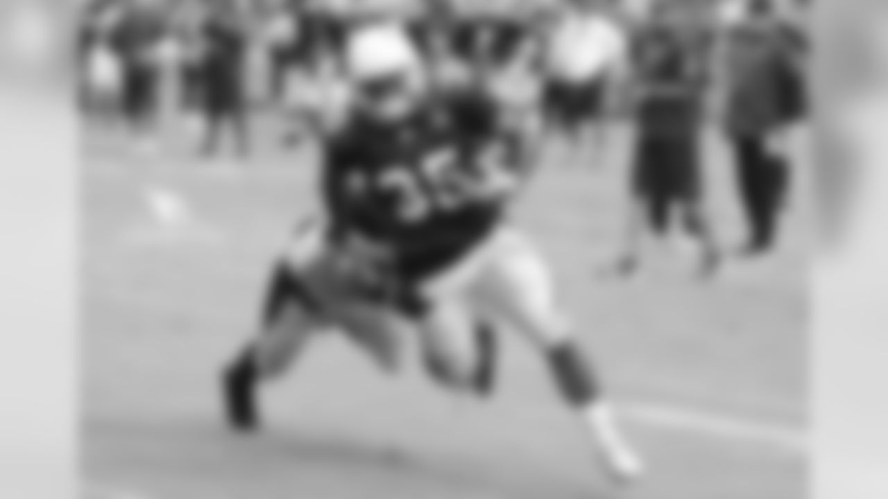 RB Elijhaa Penny scores a touchdown in goal-line work