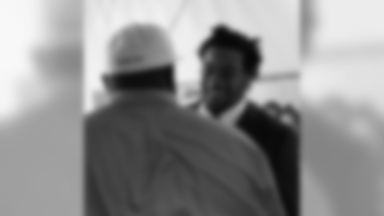 Nkemdiche talks with defensive line coach Brentson Buckner