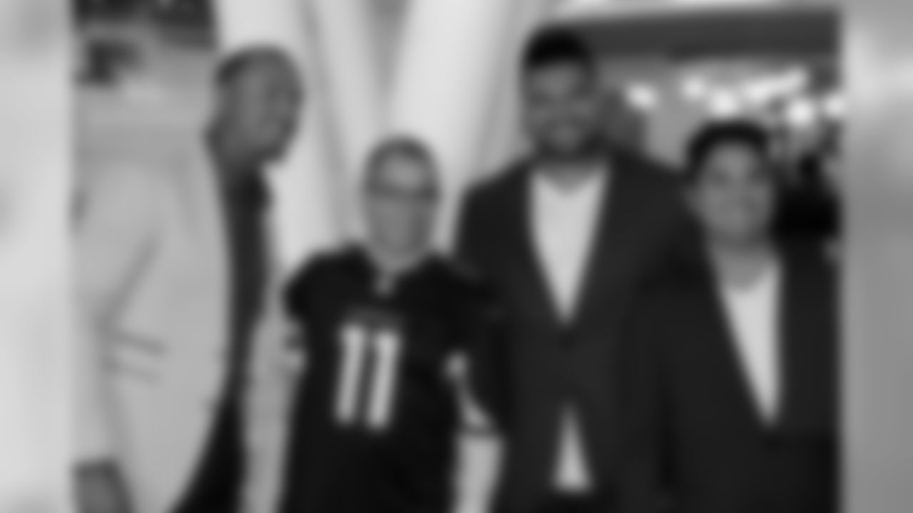 Michael Floyd and Mike Iupati with fans