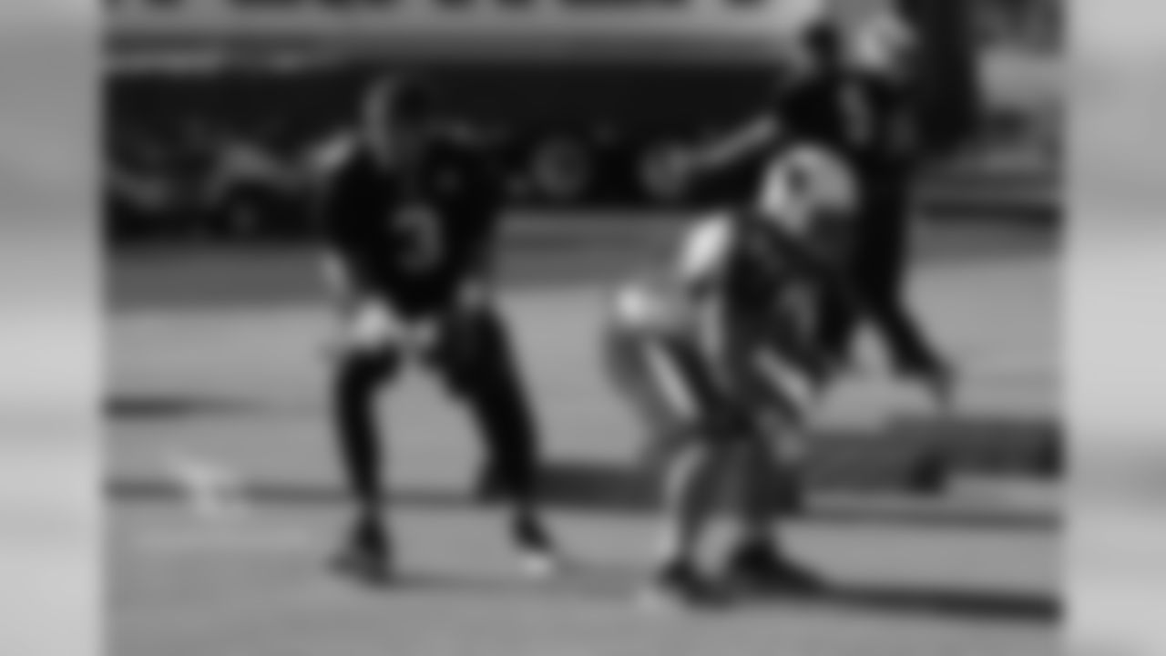QB Carson Palmer practices snaps