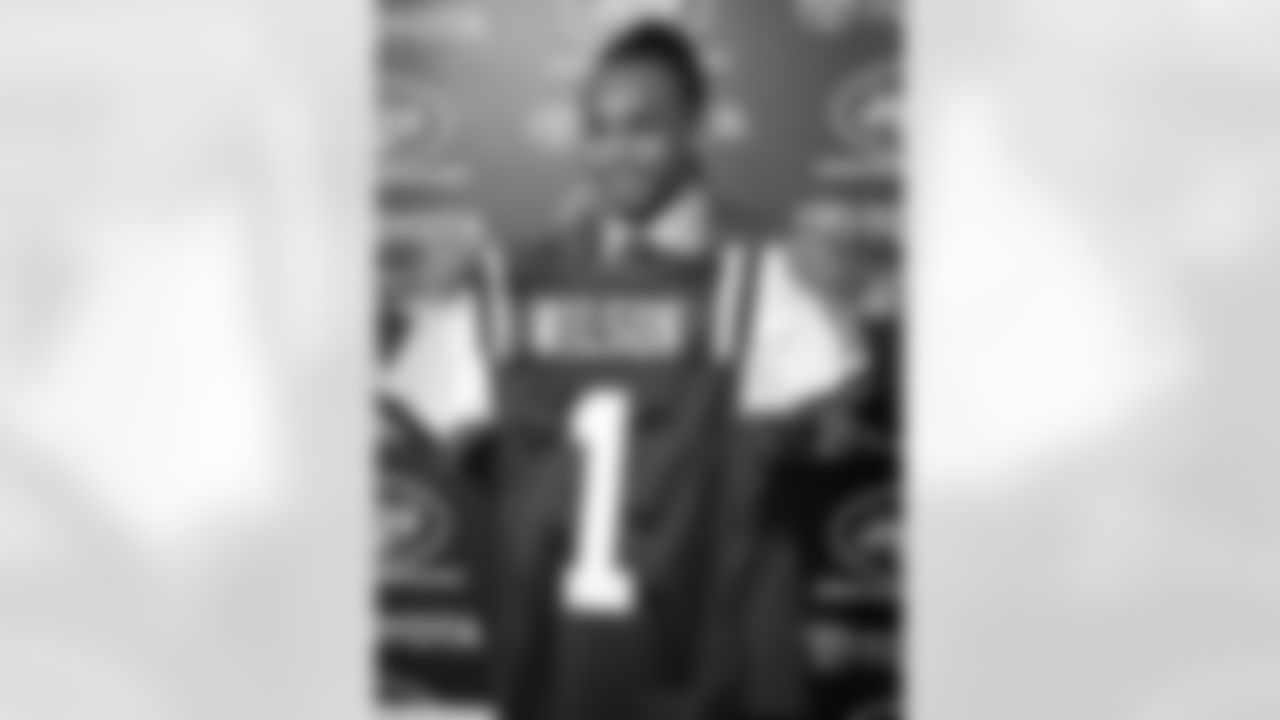 2010: Jets select Boise State CB Kyle Wilson