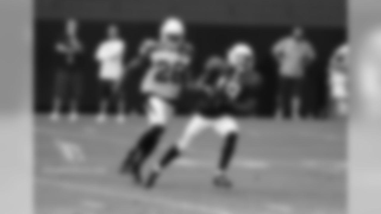WR Chris Hubert makes a catch