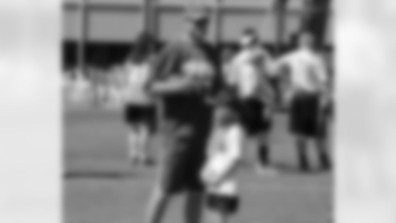 Carson Palmer and his daughter