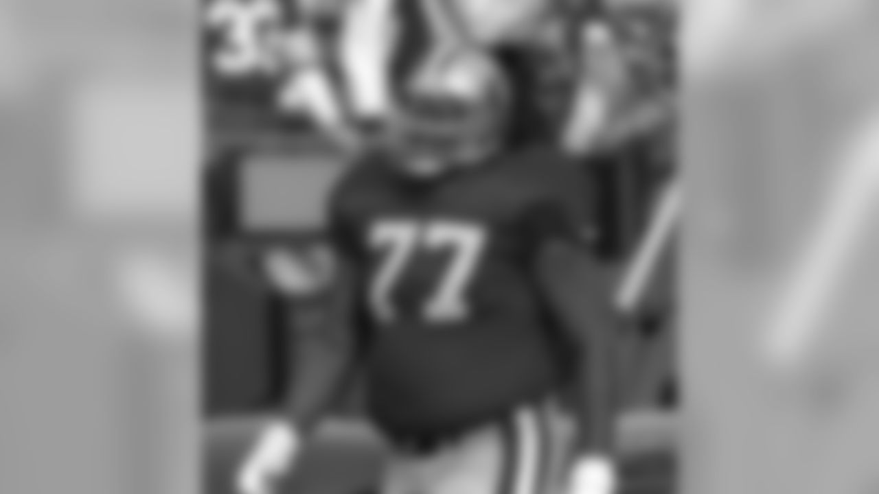 1982: 49ers select Michigan T Bubba Paris